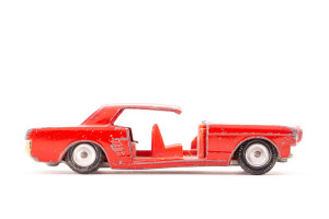 Coupé | Ford | Mustang | Rot | Dachschaden | 1970 | Unbekannt | Andrea Helbling